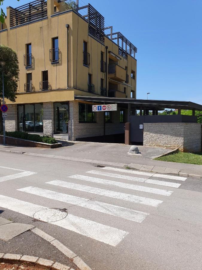 Lucia Exclusive With Parking In The Garage Apartment Пореч Екстериор снимка